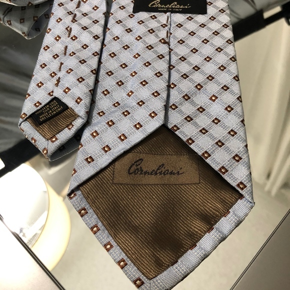 Corneliani 100% Silk Tie - Picture 2 of 2